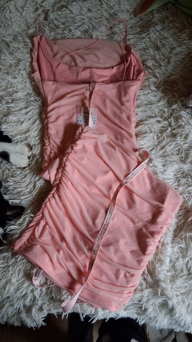 Рожева міді сукня від oh polly