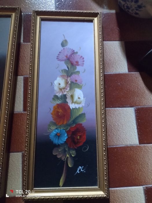 Três quadros com motivos florais
