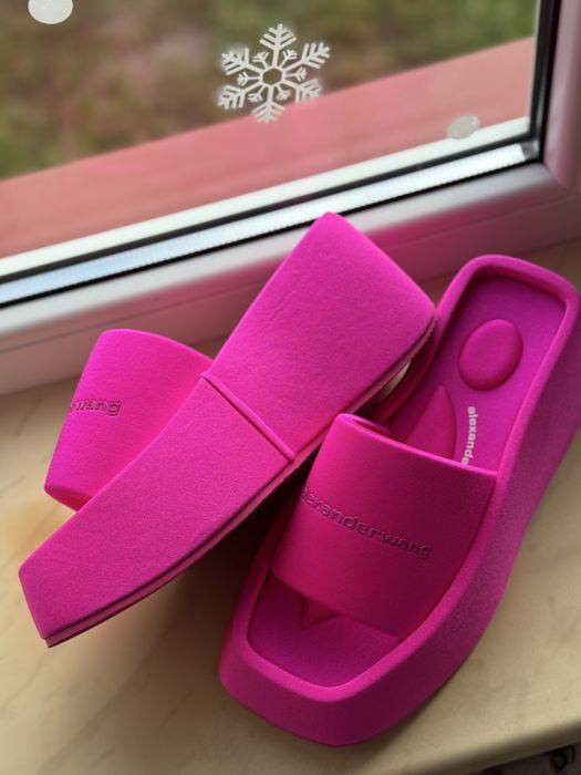 Шльопанці на платформі Аexander Wang