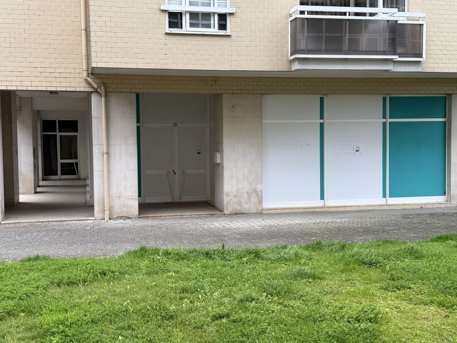 Arrenda-se Loja Centro Santo Tirso