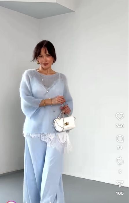 Свитер тонкий, весенний, королевский мохер , Италия.