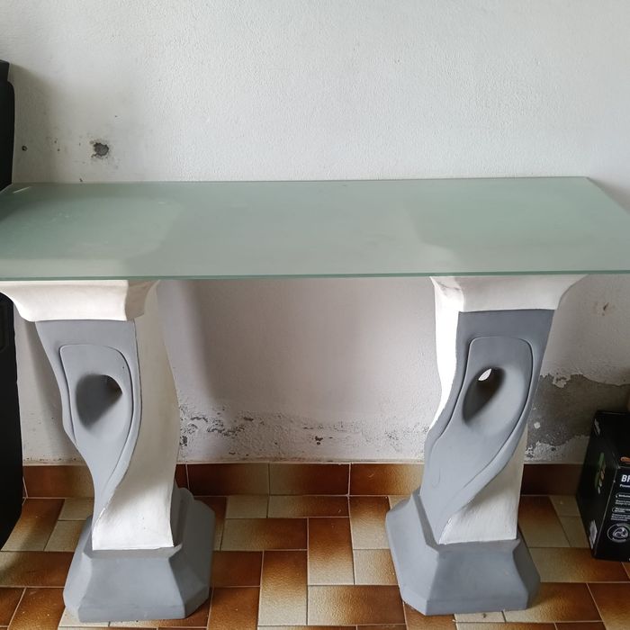 Colunas com tampo de vidro