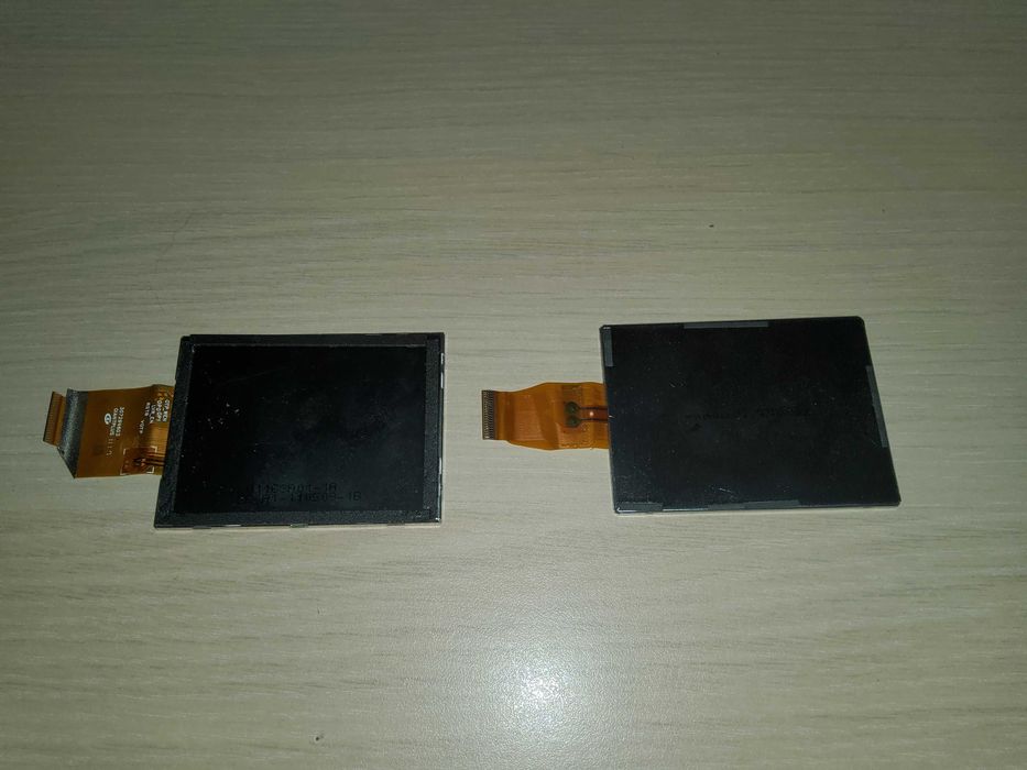 Экран от Nikon S3000 и Nikon S2500. Как новые.