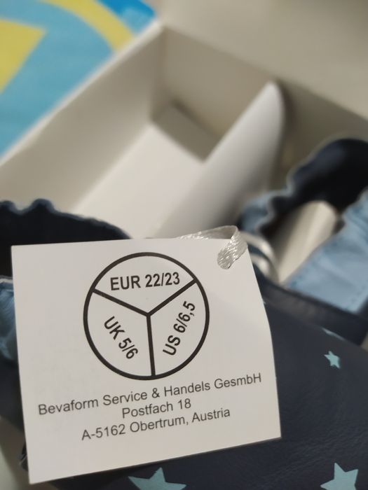 Продам детскую обувь