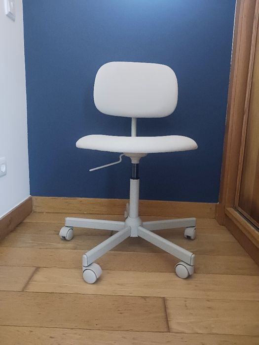 Cadeira giratória BLECKBERGET  IKEA (bege)