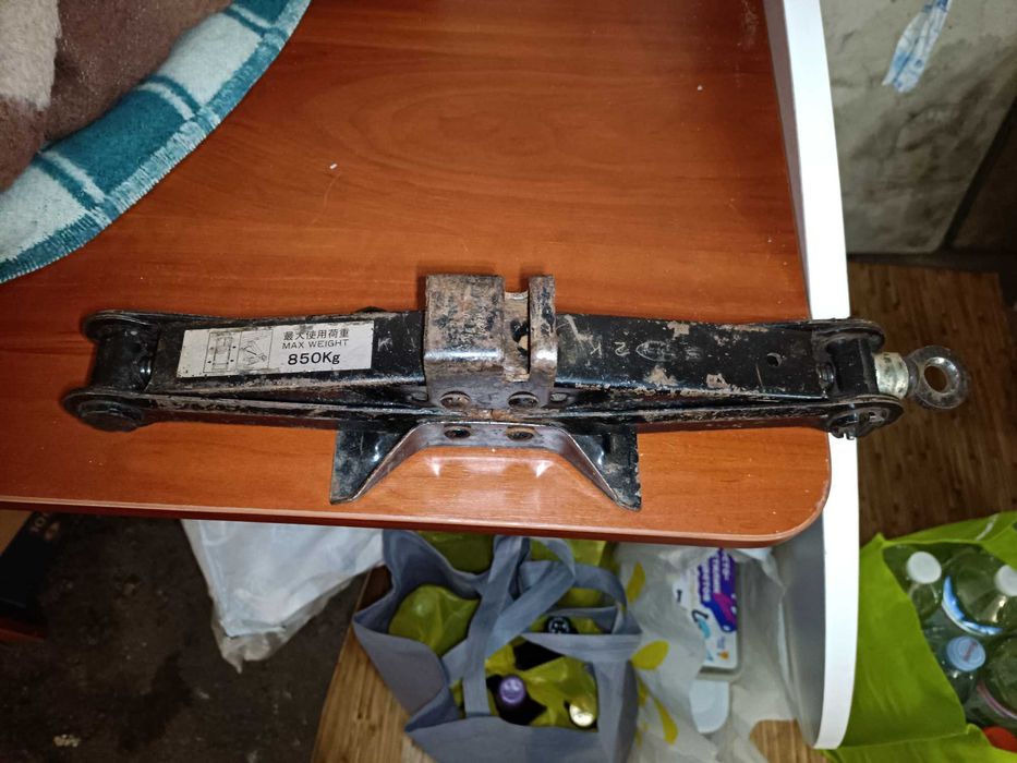 Продам домкрат для авто