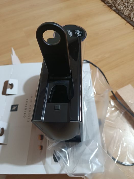 Máquina Café Nespresso Essenza Mini