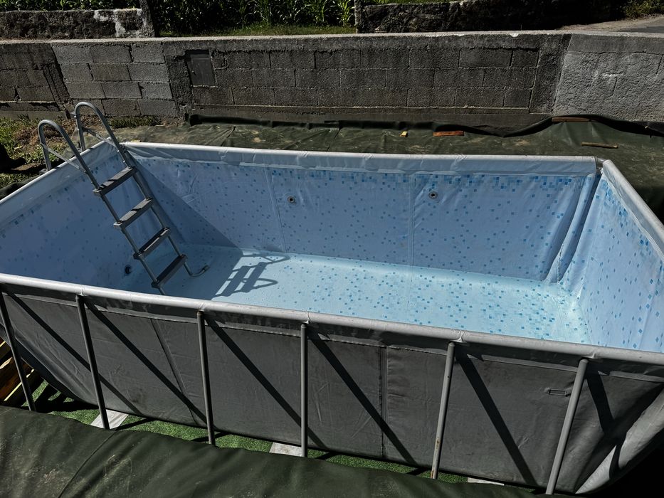 Piscina 4,5 x 2,2 x 1,20  c/ escada e bomba agua  incluido