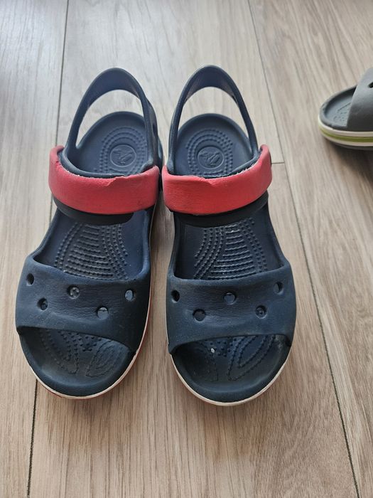 Crocs sandaly 2 pary C13