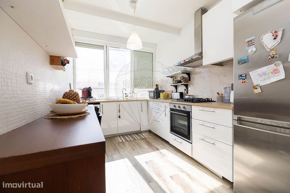 Apartamento T3 para venda — Mina De Água, Lisboa