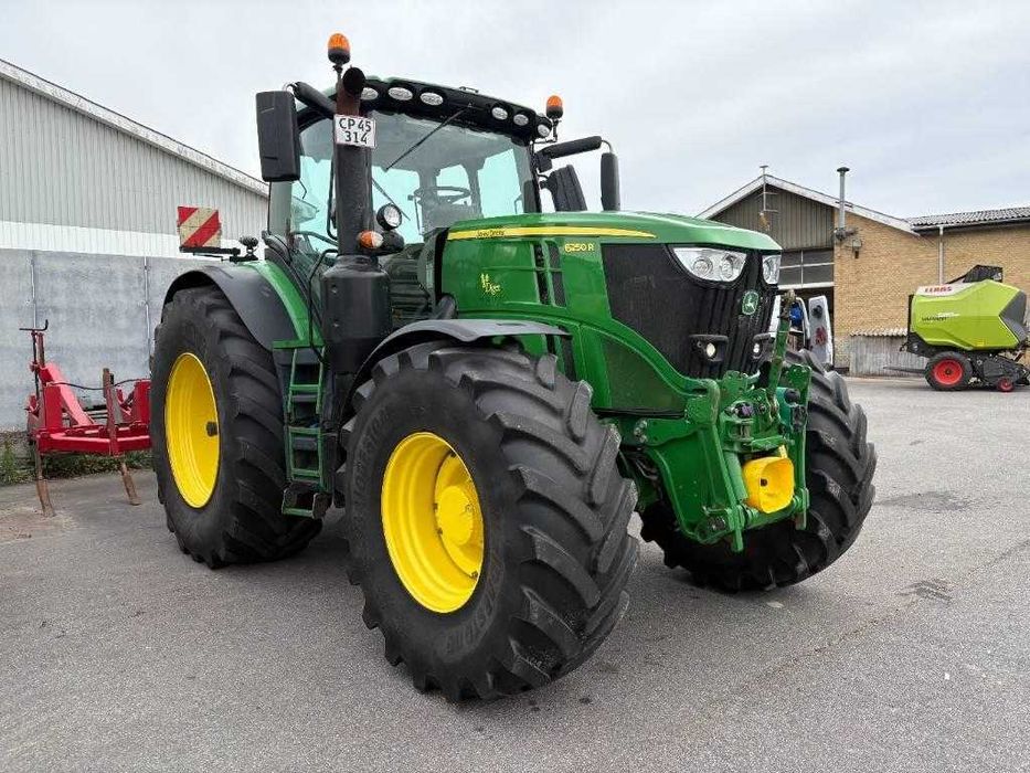 John Deere 6250 R вживаний
