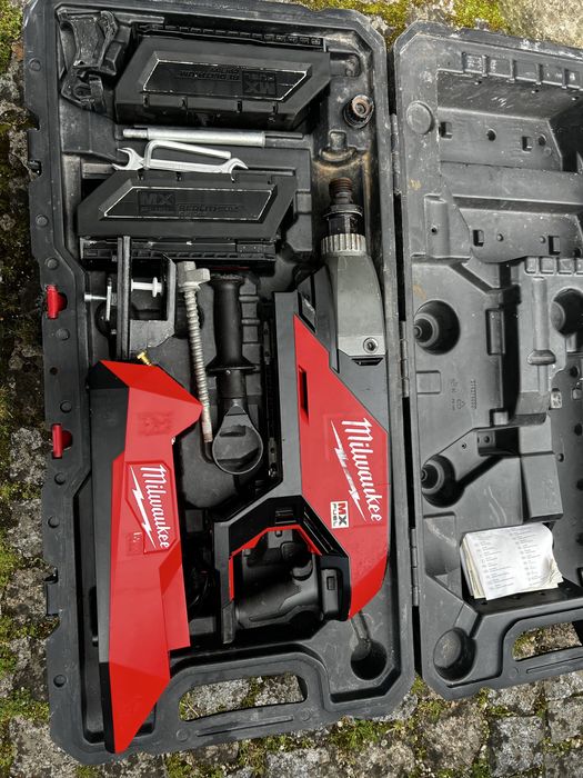 Maquina caroteadora a bateria