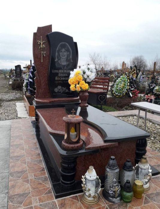 Пам'ятники з граніту