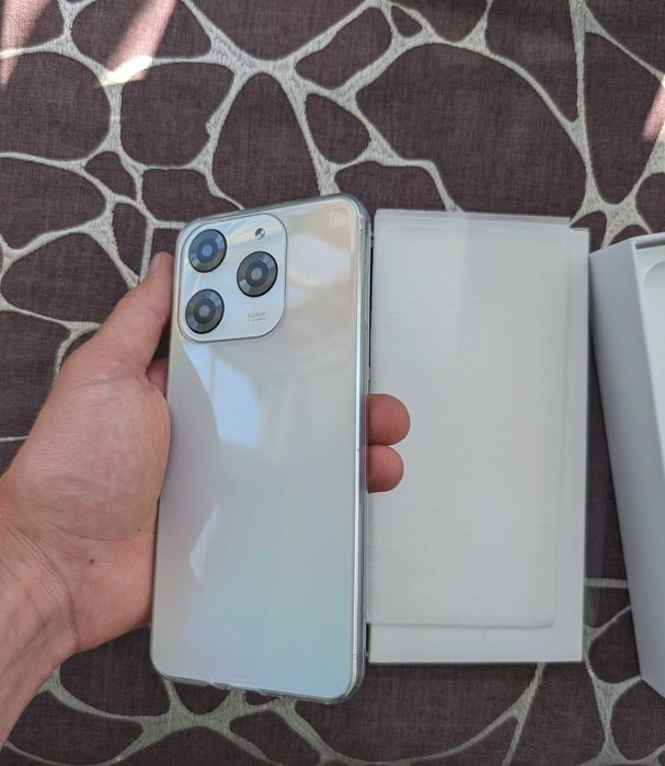 Новий смартфон Spark 20 Pro ( є різні кольори)