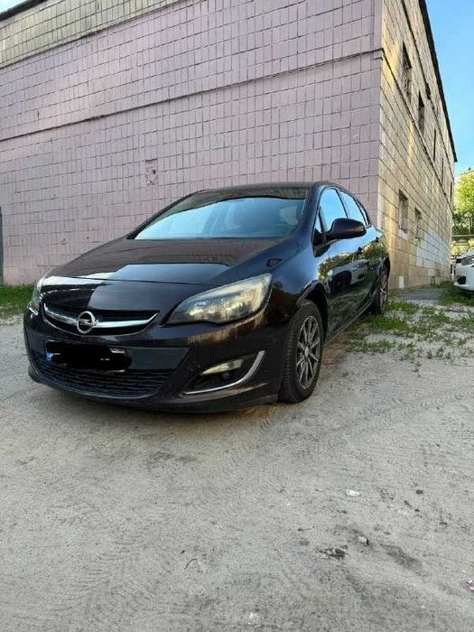 Автомобіль Opel Astra J 2012 року