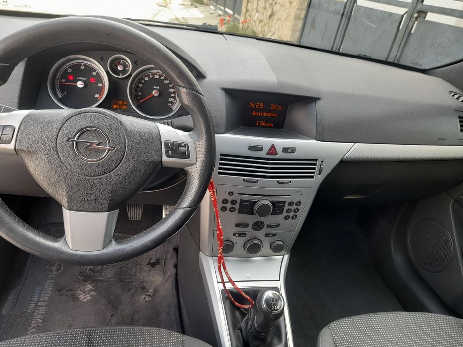Opel Astra H GTC 1.3 cdti