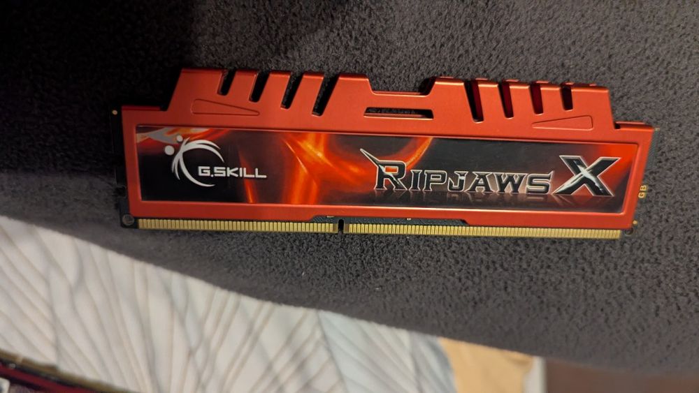 Оперативна пам'ять G.Skill Ripjaws DDR3 4Gb