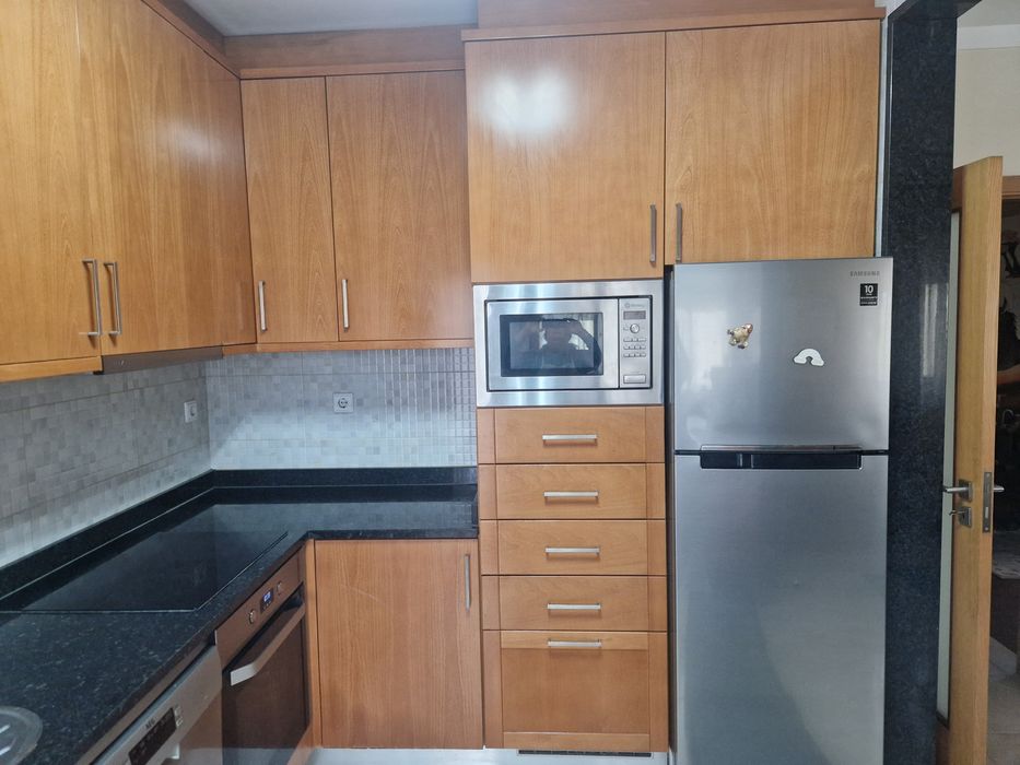 Cosinha em madeira com bancada como nova  nova