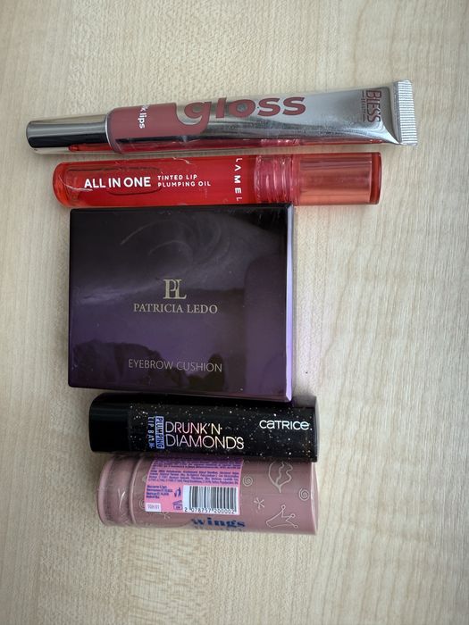 Помада для губ Glambee Catrice Patricia ledo  тінт блиск