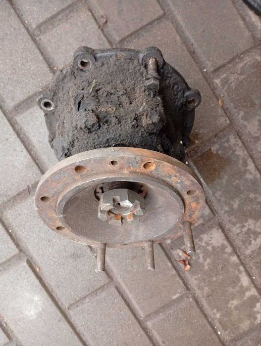 Флянец + хвостовик + крышка редуктора УРАЛ 4320