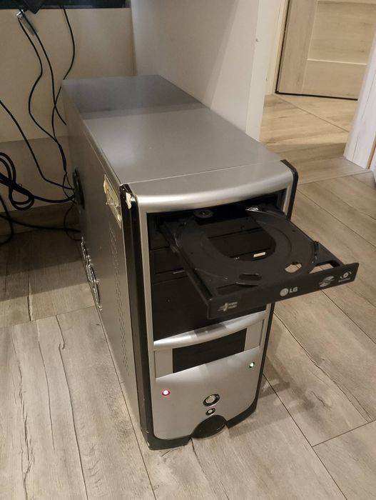 Komputer stacjonarny