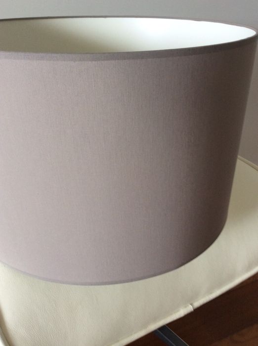 Abautjour de cor cinza