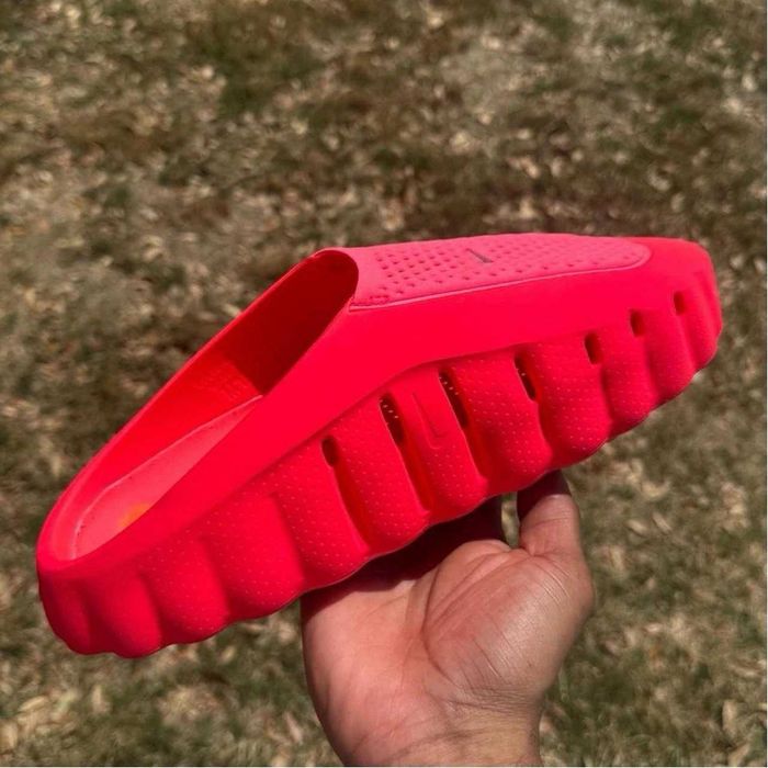 Nike Mind 001 Slide Solar Red r.42