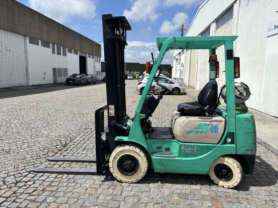 Empilhador Mitsubishi 1.8 Ton.  a GPL