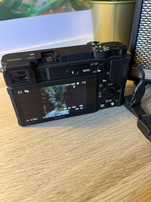 Sony A6400 com 3 baterias, cage, SÓ 2700 disparos, C/Garantia