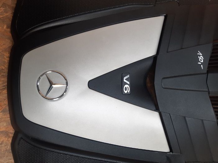 Pokrywa silnika Mercedes