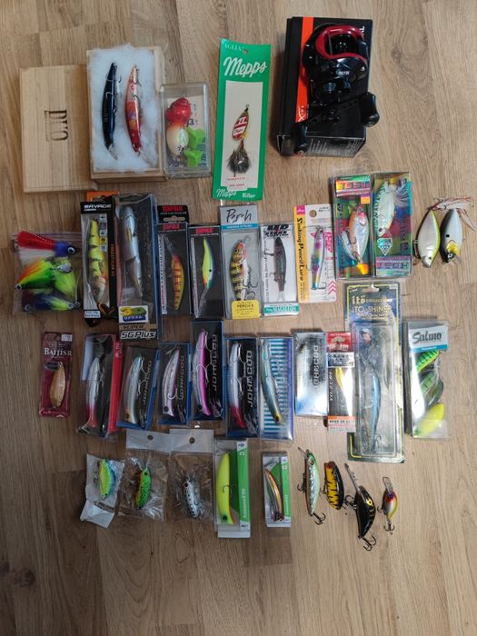 Блешня воблер поплавки котушка жилет рятувальни Саваж Джакал Рапала Ко