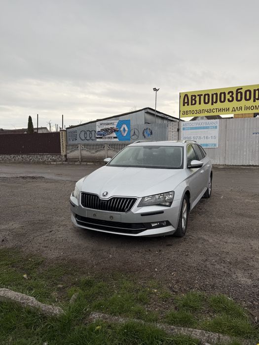 Комплектний перед Skoda Superb 3 Суперб 3 бампер LA7W-8E8E