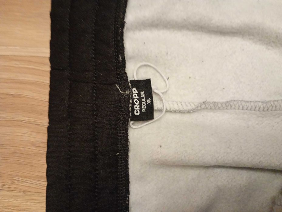 Spodnie dresowe Cropp rozmiar XL