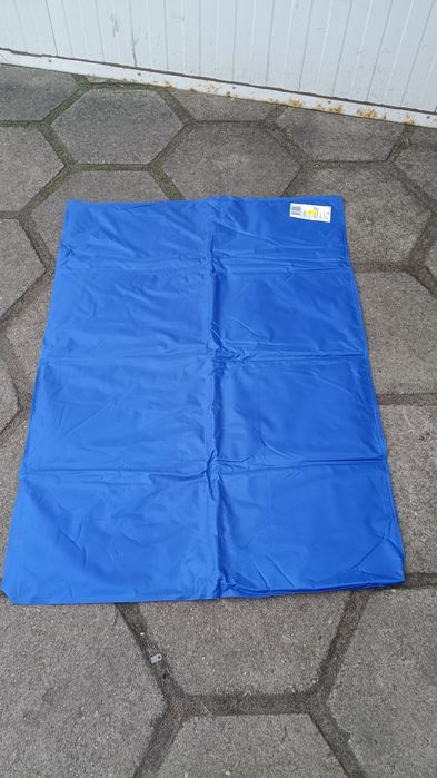 Mata chłodząca dla psa - rozmiar 100 x 70 cm
Cena 25 zl
Doskonale wspo