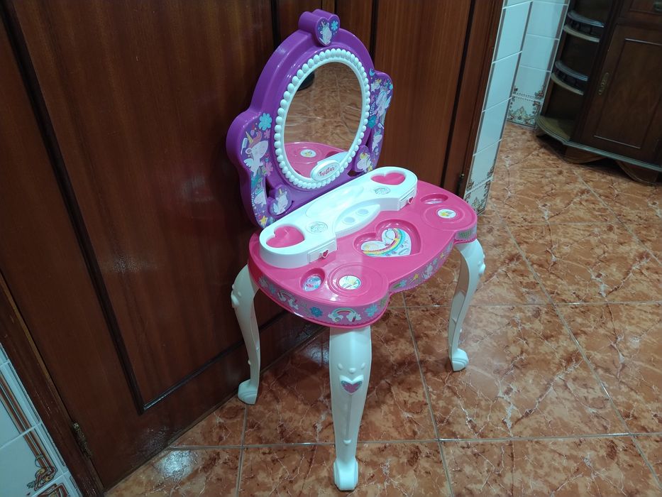 Penteadeira mesa maquilhagem brinquedo para menina casa quarto.
