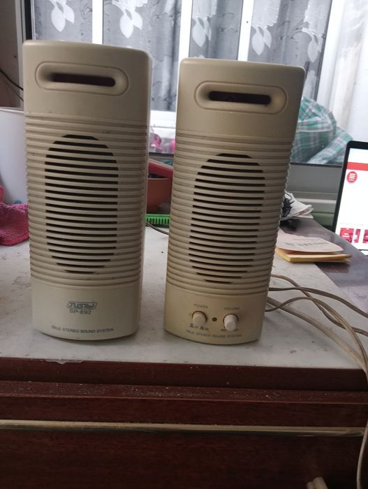 Par de colunas de computador