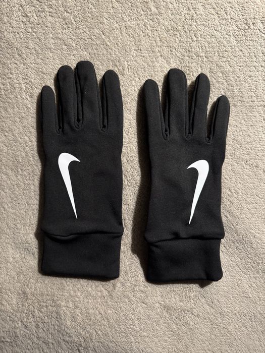 Rękawiczki Nike – idealne na trening i chłodne dni!
