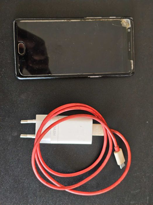 One plus 3T in good condition64171292757251120