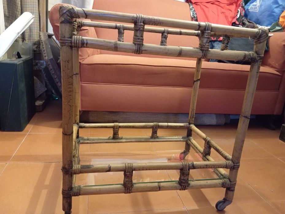 Carrinho de chá em bambu