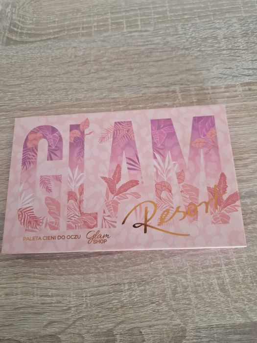 Paleta Glamshop resort
