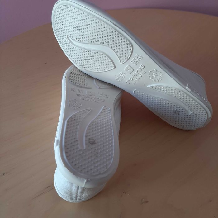 Sapatilhas de Ginástica Brancas Unisexo tam. 31