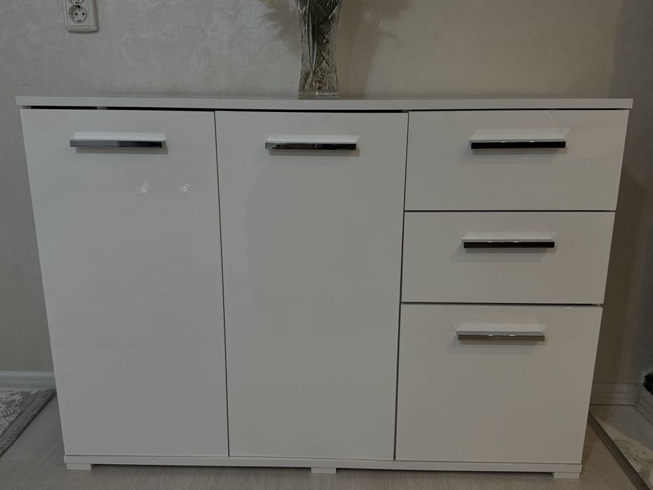 Комод для спальні