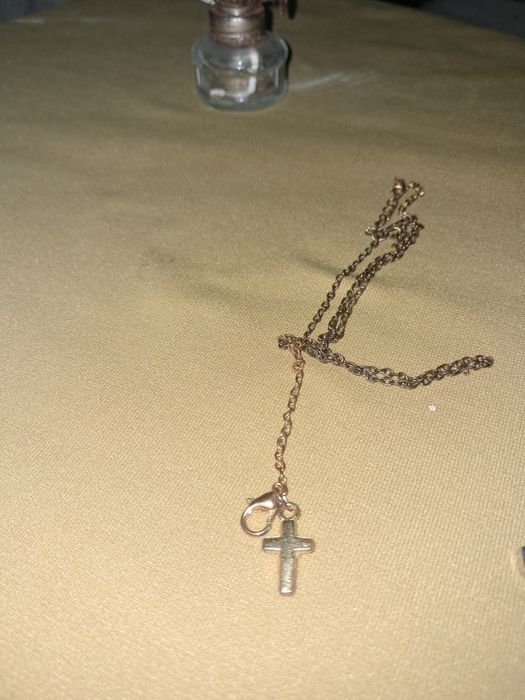 Cruzefixo em metal para fio