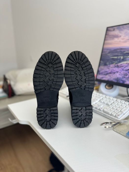 Bota de cano médio Geox