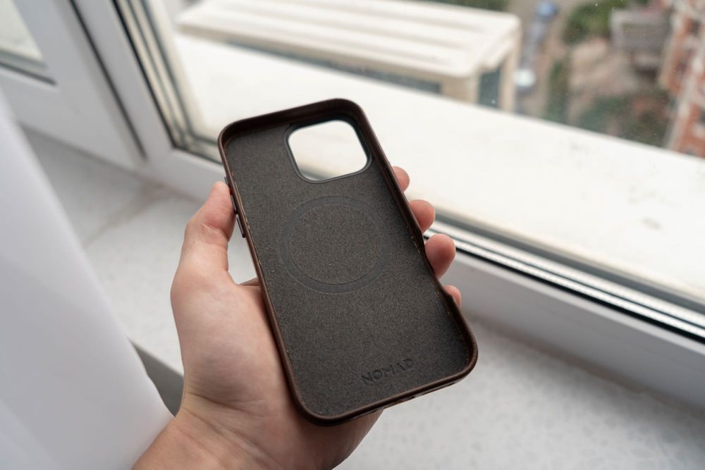 Шкіряний чохол Nomad Traditional Brown для iPhone 16 Pro Max