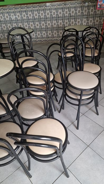 Conjunto de Mesas e Cadeiras para Café