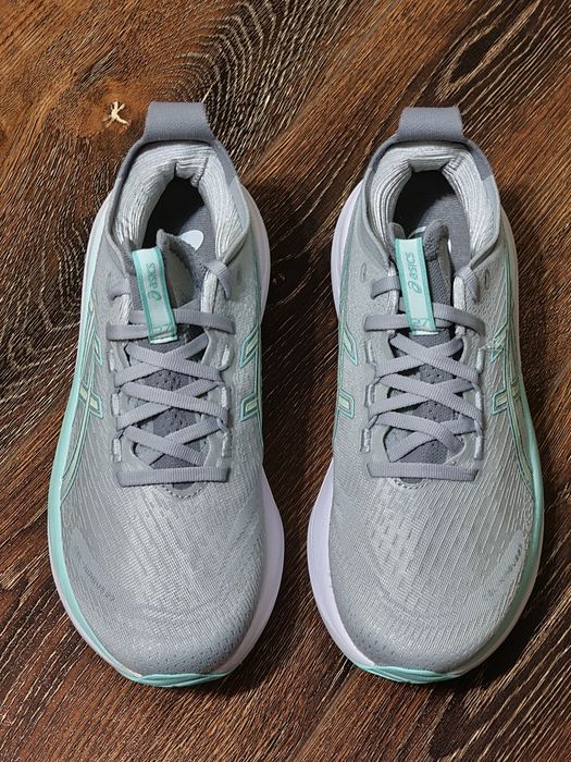 Оригінал 100% професійні жіночі кросівки asics nimbus 27 eur 38