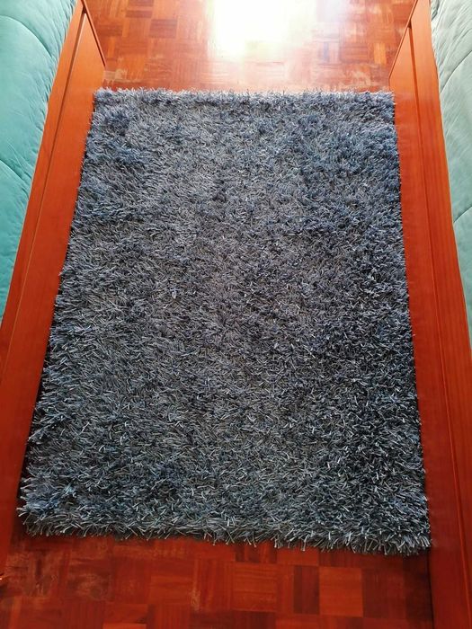 Carpete azul para quarto ou sala