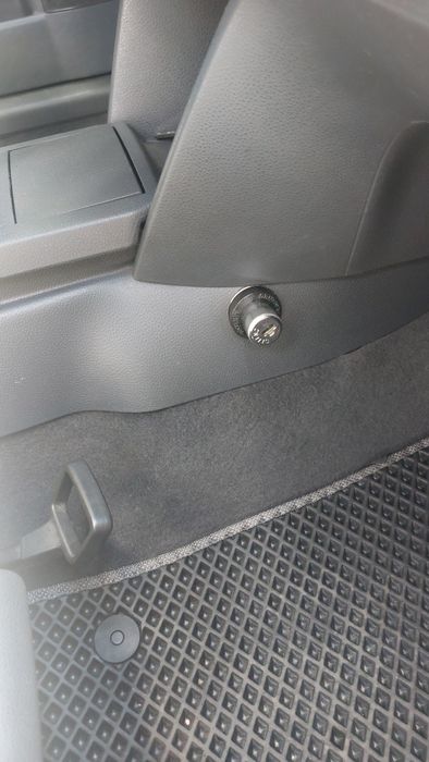 Volkswagen Polo АВТОМАТ ГАЗ 4...