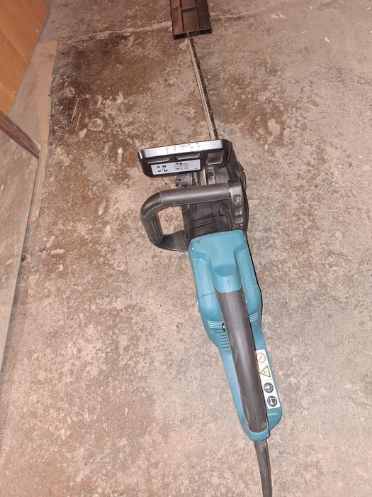 Makita Piła Łańcuchowa Elektryczna Uc4051Ax1 używana